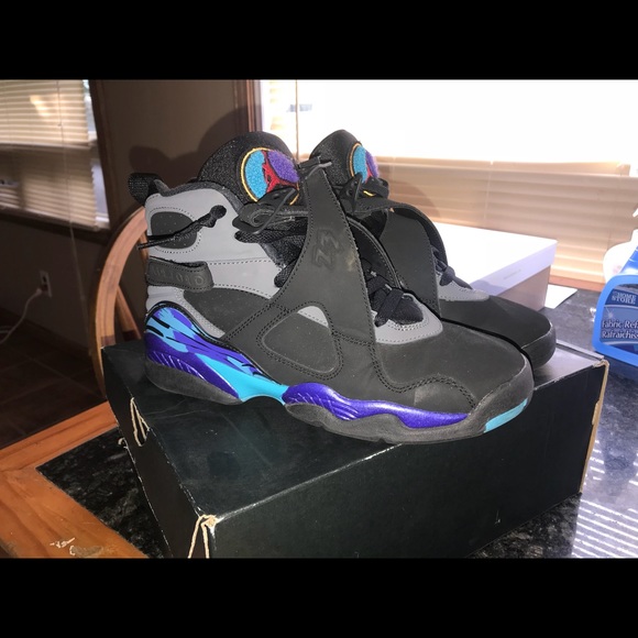 Jordan’s - Picture 1 of 3